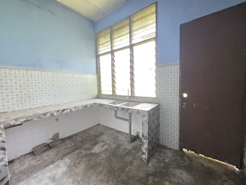 Bungalow for Sale in Temerloh (Pahang) - Mohammad Azizi - Kitchen - PropertyGuru.com.my