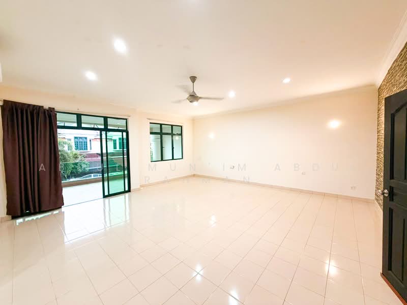2-storey Terraced House for Rent in Kota Warisan (Sepang) - Abdul Mun'im Abdul Rahman - Living Room - PropertyGuru.com.my