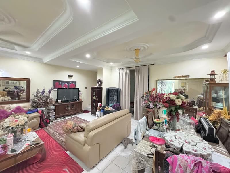 Cluster House for Sale in Alam Suria (Puncak Alam) - Tasya Ruslan - Living Room - PropertyGuru.com.my