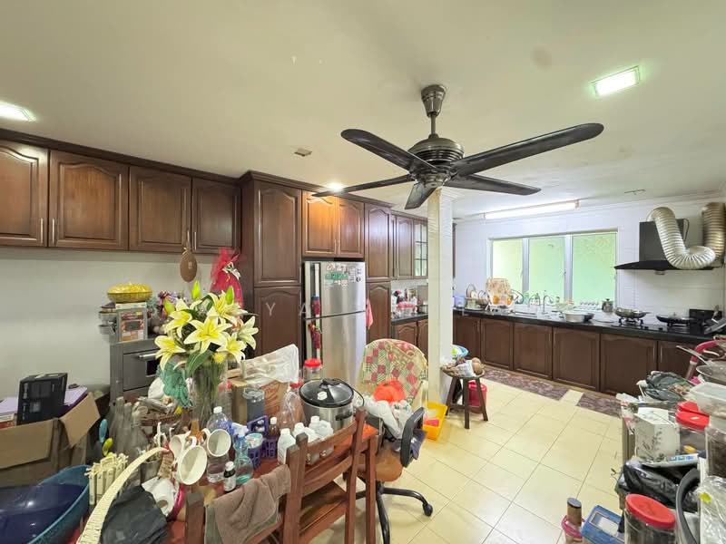 Cluster House for Sale in Alam Suria (Puncak Alam) - Tasya Ruslan - Kitchen - PropertyGuru.com.my