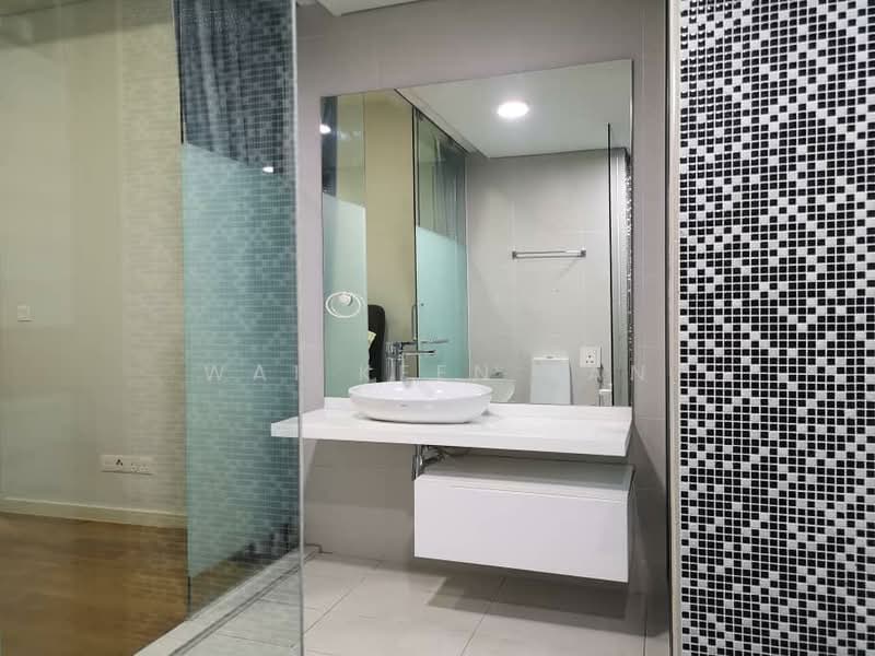 Servis Apartment untuk Dijual di Vogue Suites One - Wai Keen Yan - Bathroom - PropertyGuru.com.my