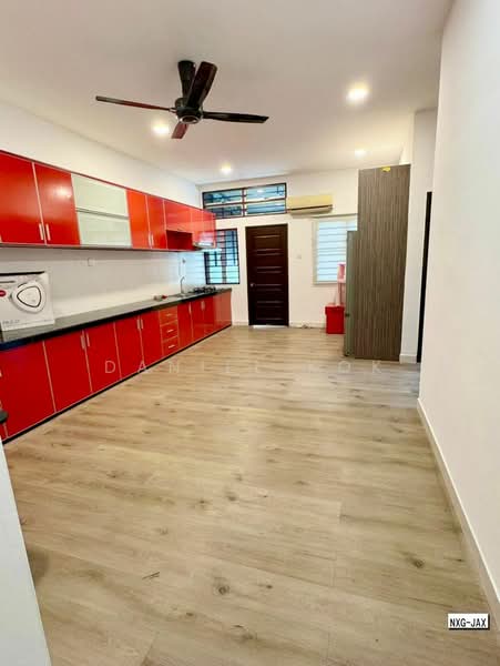 Semi-Detached House for Sale in Aman Perdana (Kapar) - Daniel Kok - Kitchen - PropertyGuru.com.my