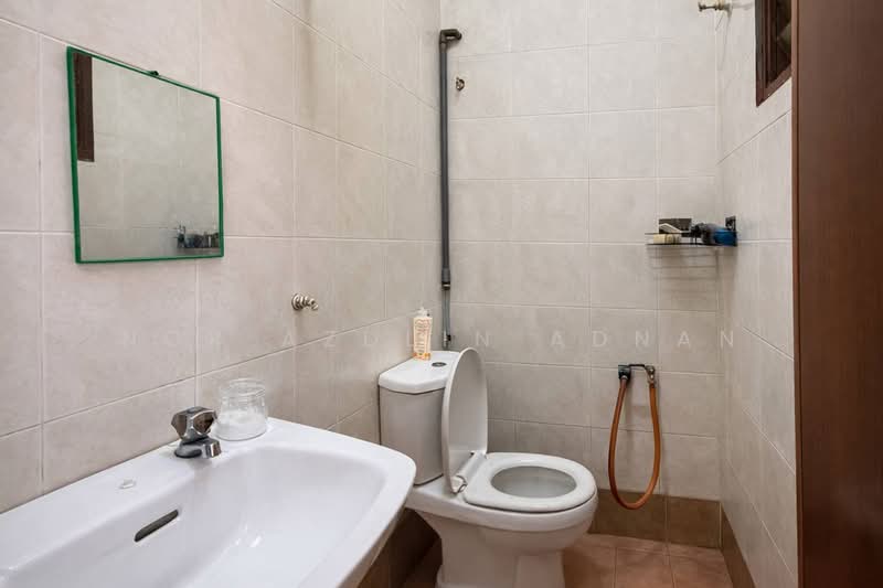 Terraced House for Sale in Taman Bukit Subang (Shah Alam) - Nor Azdlin Adnan - Bathroom - PropertyGuru.com.my