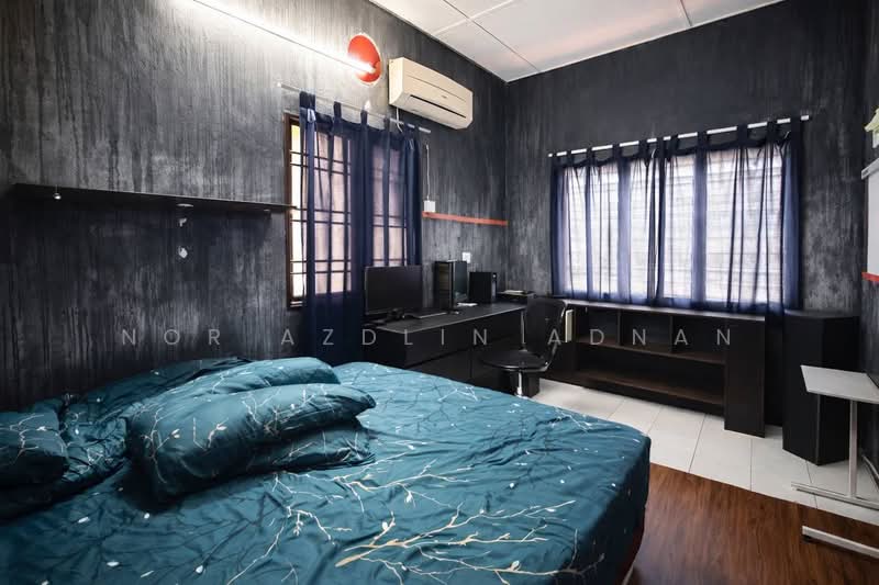 Terraced House for Sale in Taman Bukit Subang (Shah Alam) - Nor Azdlin Adnan - Bedroom - PropertyGuru.com.my