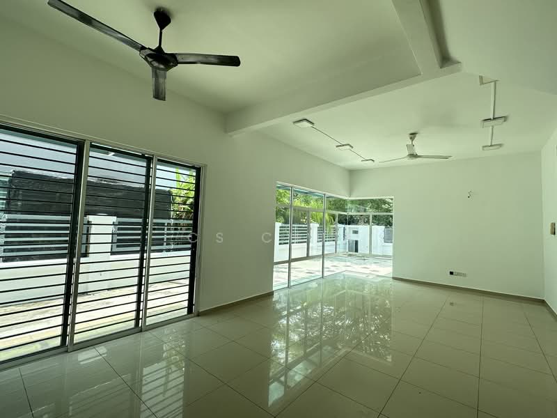Semi-Detached House for Sale in Klang (Selangor) - Cs Chua - Living Room - PropertyGuru.com.my