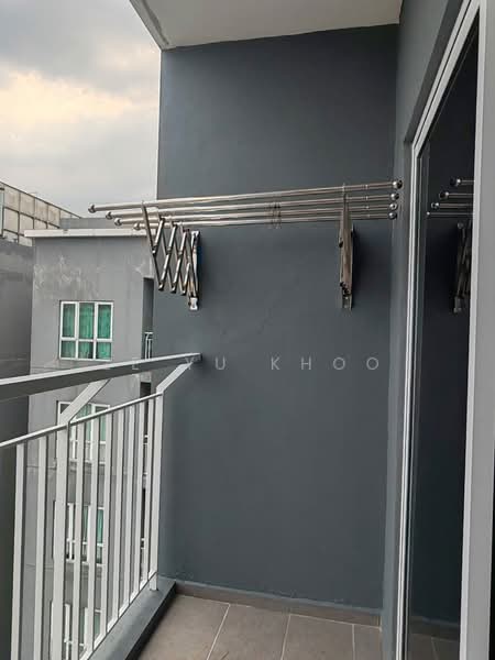 Kondominium untuk Disewa di The Holmes 1 - Ze Yu Khoo - Balcony - PropertyGuru.com.my