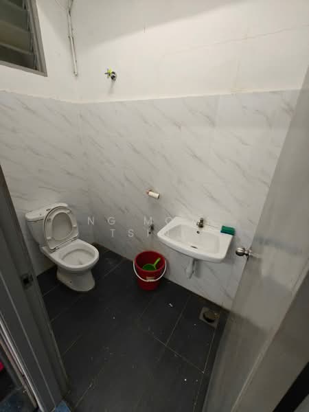 Shop for Rent in Taman Kencana (Ampang) - Ng Moon Tsing - Bathroom - PropertyGuru.com.my