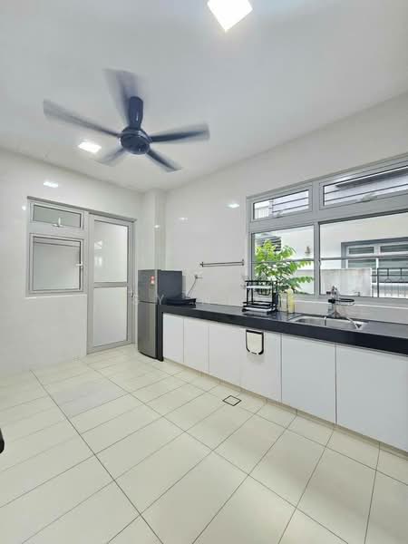 Rumah Kluster untuk Disewa di Taman Ekoflora (Johor Bahru) - SY Ngo - Kitchen - PropertyGuru.com.my