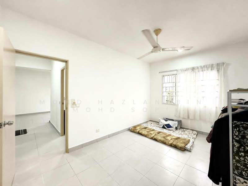 Apartment for Sale at Seri Intan Apartment - Mohd Hazlan bin Mohd Sopi - Bedroom - PropertyGuru.com.my