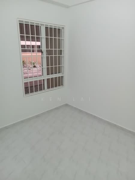 Pangsapuri untuk Dijual di Seri Puri - Ken Lai - Bedroom - PropertyGuru.com.my