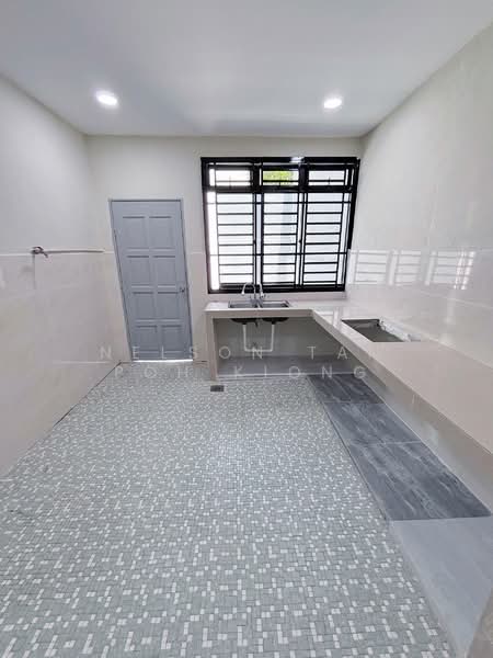 Rumah Berkembar untuk Dijual di Taman Pelangi (Johor Bahru) - Nelson Tan Poh Kiong - Kitchen - PropertyGuru.com.my