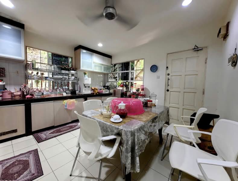 Rumah Berkembar untuk Dijual di Taman Soon Kiong (Kota Kinabalu) - Voca Kun - Kitchen - PropertyGuru.com.my