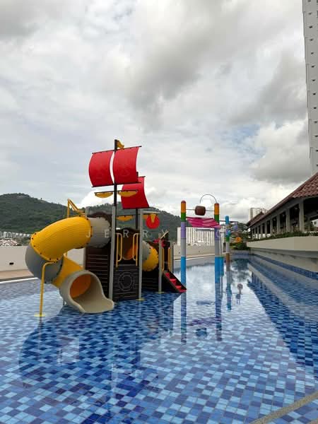 Kondominium untuk Disewa di Lucerne Residences - Jerry So - Pool - PropertyGuru.com.my