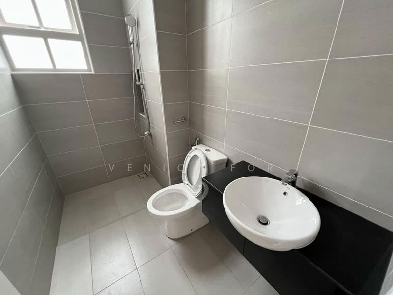 Semi-Detached House for Sale in Taman Ekoflora (Johor Bahru) - Venica For - Bathroom - PropertyGuru.com.my