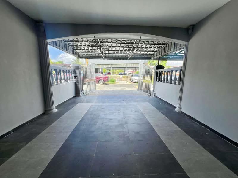 2-storey Terraced House for Sale in Bandar Putra (Kulai) - Max Yee - Exterior - PropertyGuru.com.my
