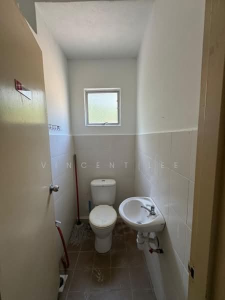 Kedai untuk Disewa di Taman Damai Mewah (Kajang) - Vincent Lee - Bathroom - PropertyGuru.com.my