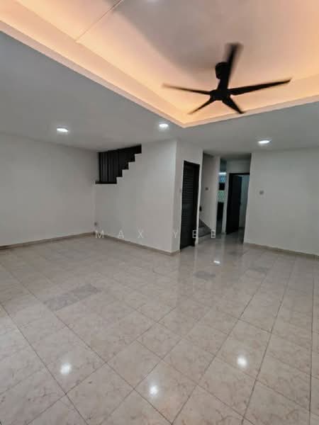Rumah Teres 2 Tingkat untuk Dijual di Taman Desa Cemerlang (Batu Pahat) - Max Yee - Living Room - PropertyGuru.com.my