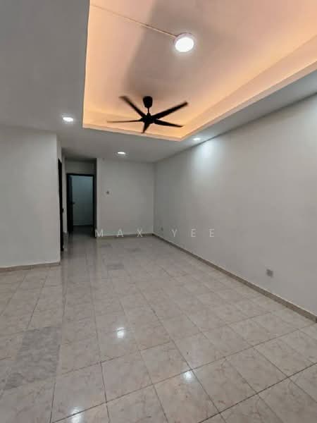 Rumah Teres 2 Tingkat untuk Dijual di Taman Desa Cemerlang (Batu Pahat) - Max Yee - Living Room - PropertyGuru.com.my