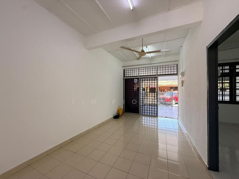 Rumah Teres 1 Tingkat untuk Dijual di Taman Seri Duyong (Duyong) - Tim Piong - Living Room - PropertyGuru.com.my