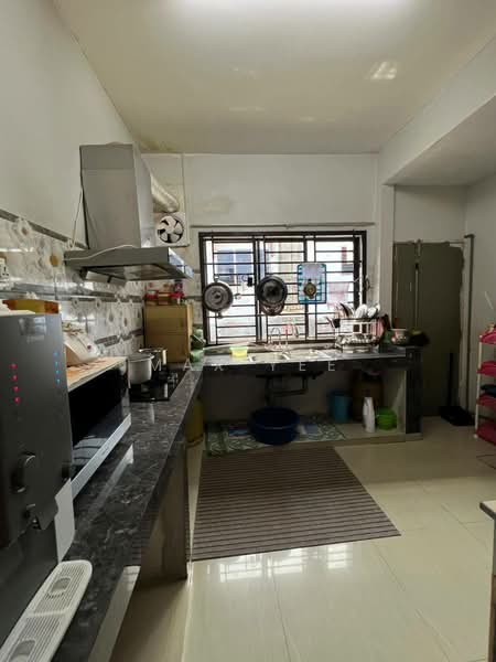 1-storey Terraced House for Sale in Taman Universiti (Sri Gading) - Max Yee - Kitchen - PropertyGuru.com.my