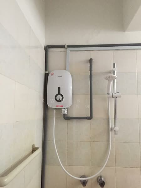 Kondominium untuk Dijual di Seri Mas Condominium - Kweenie Chong - Bathroom - PropertyGuru.com.my