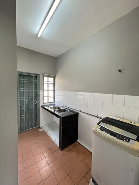 2-storey Terraced House for Sale in Taman Lestari Perdana (Seri Kembangan) - Tommy Wong - Kitchen - PropertyGuru.com.my
