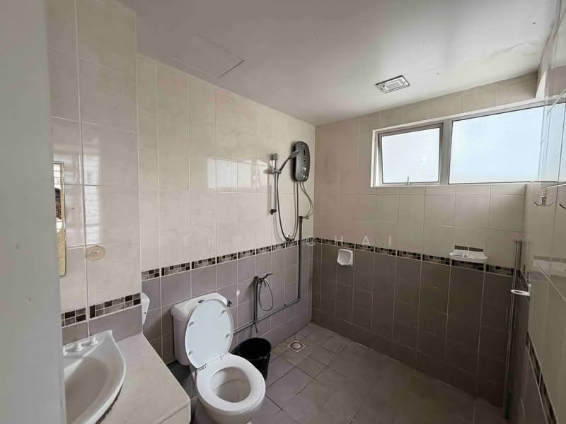 Kondominium untuk Disewa di Selayang Point - Perry Chai - Bathroom - PropertyGuru.com.my
