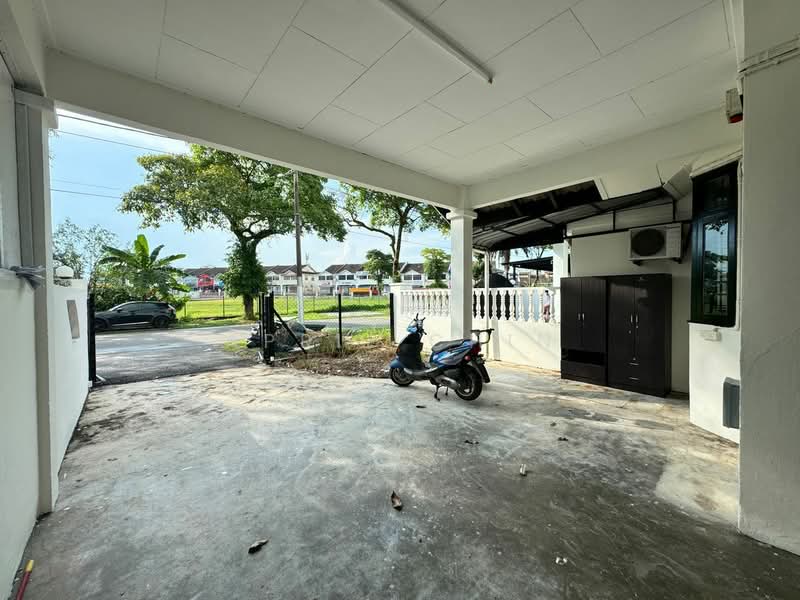 Rumah Teres 1.5 Tingkat untuk Disewa di Taman Molek (Johor Bahru) - April Chin - Exterior - PropertyGuru.com.my