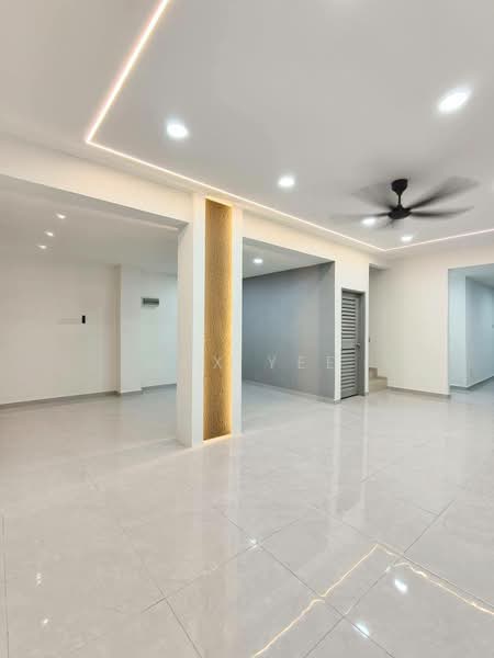 Rumah Teres 2 Tingkat untuk Dijual di Taman Molek (Johor Bahru) - Max Yee - Living Room - PropertyGuru.com.my