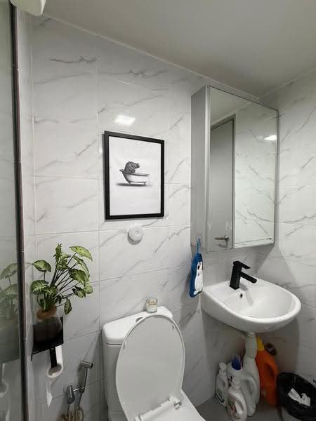 Service Residence for Sale at Subang Soho (One Soho) - Chorng Tyng Yap - Bathroom - PropertyGuru.com.my