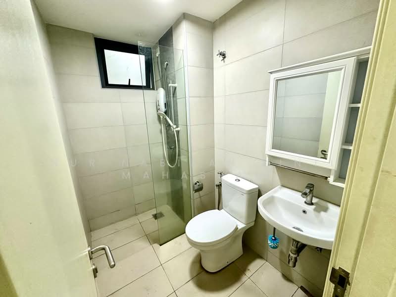 Service Residence for Sale at Sfera Residency - Nur Nabilah Binti Mahassan - Bathroom - PropertyGuru.com.my