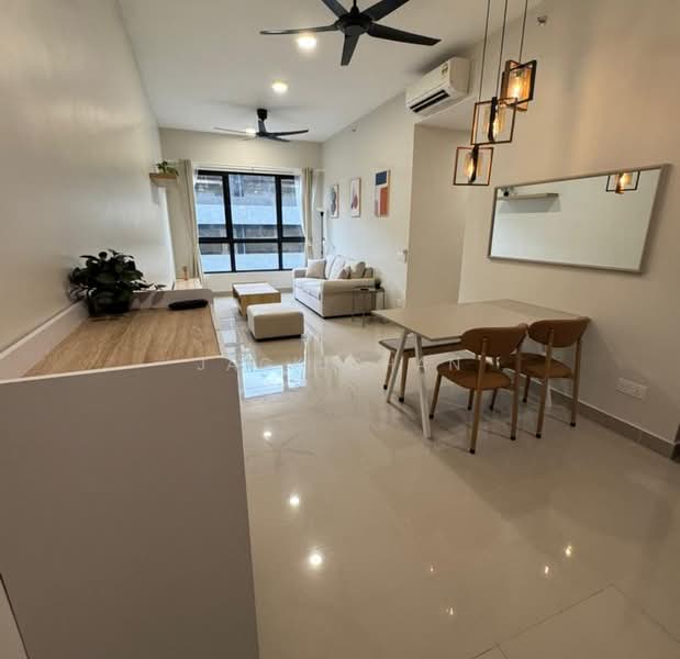 Servis Apartment untuk Disewa di Residensi Ava @ Kiara Bay - Jack Chan - Living Room - PropertyGuru.com.my
