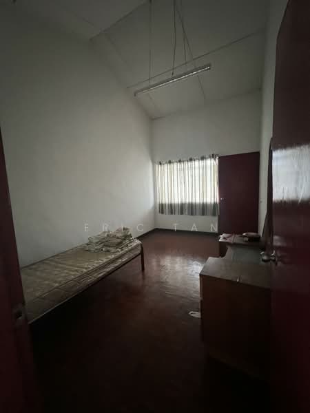 2-storey Terraced House for Sale in Taman Connaught (Cheras) - Eric Tan - Bedroom - PropertyGuru.com.my
