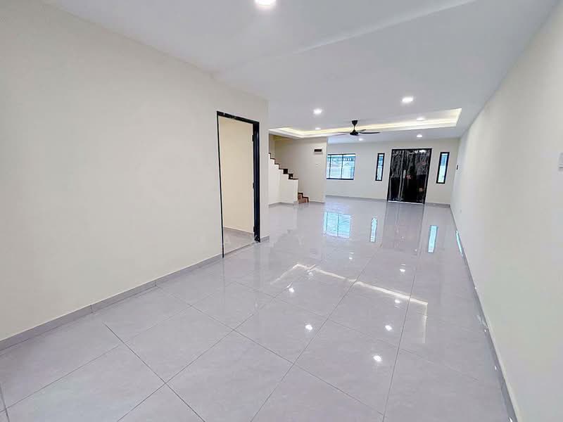 2-storey Terraced House for Sale in Taman Skudai Baru (Skudai) - Max Yee - Living Room - PropertyGuru.com.my