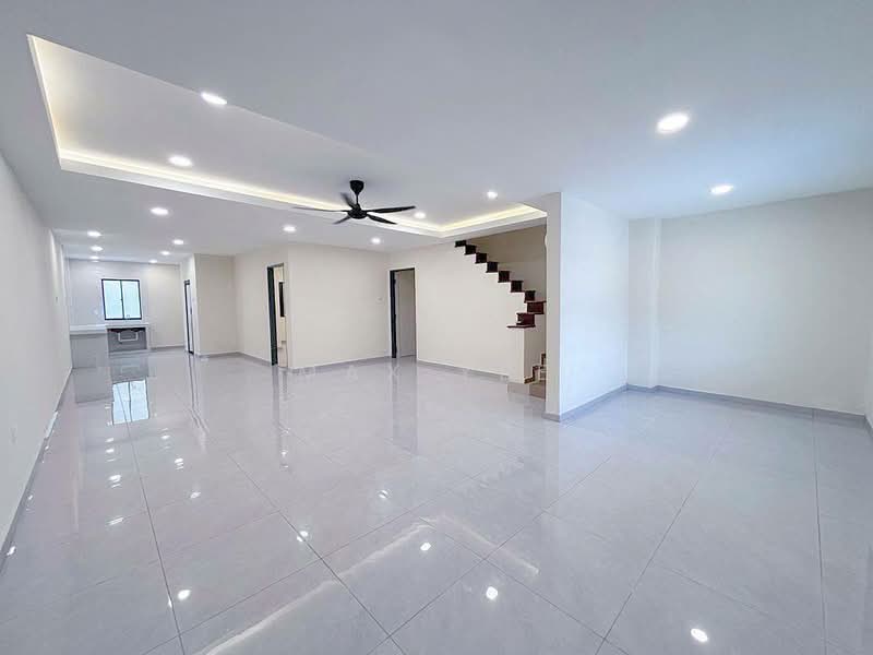 2-storey Terraced House for Sale in Taman Skudai Baru (Skudai) - Max Yee - Living Room - PropertyGuru.com.my