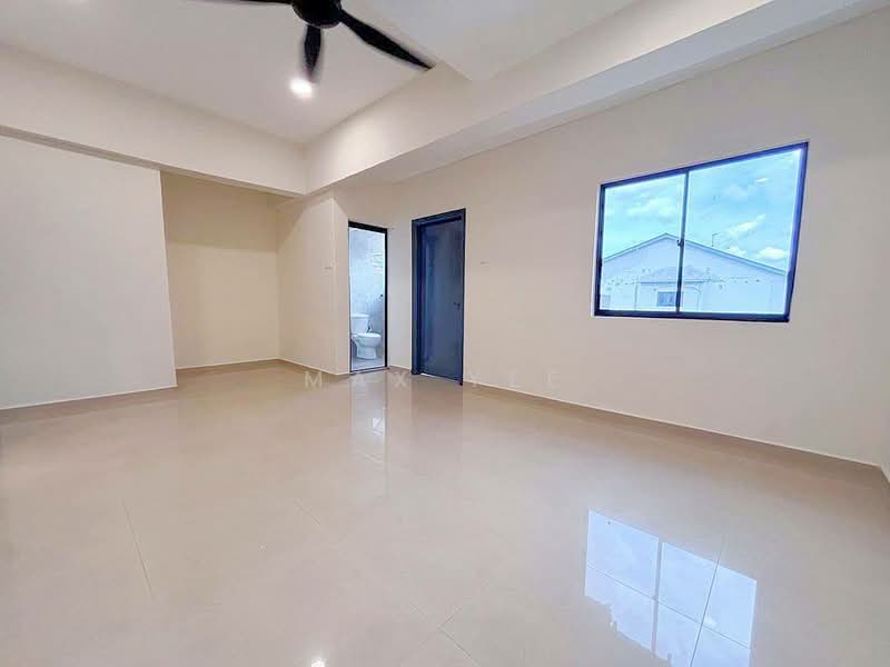 2-storey Terraced House for Sale in Taman Skudai Baru (Skudai) - Max Yee - Living Room - PropertyGuru.com.my