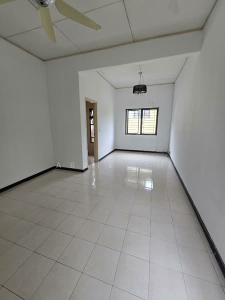 Rumah Teres 2 Tingkat untuk Disewa di Bukit Jelutong (Shah Alam) - Abbie Lim - Living Room - PropertyGuru.com.my