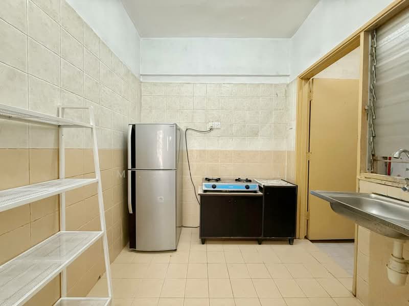Pangsapuri untuk Disewa di Pangsapuri Permai Puteri - M.J Zairin - Kitchen - PropertyGuru.com.my