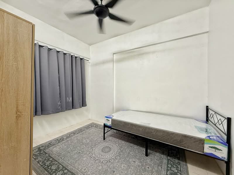 Pangsapuri untuk Disewa di Pangsapuri Permai Puteri - M.J Zairin - Bedroom - PropertyGuru.com.my