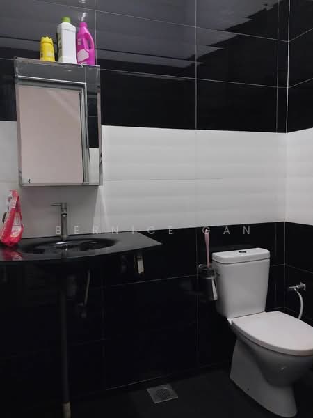 Rumah Teres 1 Tingkat untuk Dijual di Bandar Seri Alam (Masai) - Bernice Gan - Bathroom - PropertyGuru.com.my