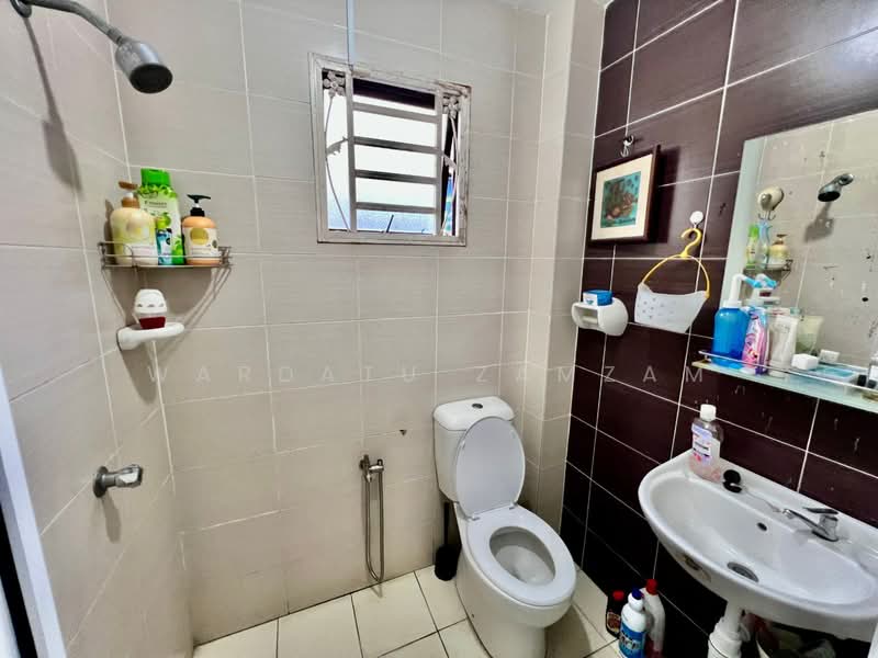 Rumah Teres untuk Dijual di Taman Reko Mutiara (Kajang) - Wardatu Zamzam - Bathroom - PropertyGuru.com.my