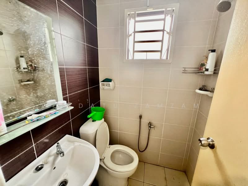 Rumah Teres untuk Dijual di Taman Reko Mutiara (Kajang) - Wardatu Zamzam - Bathroom - PropertyGuru.com.my