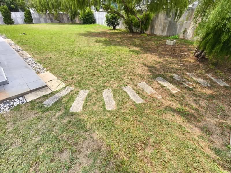 Bungalow for Sale in Bukit Katil (Melaka) - Cherry . - Garden - PropertyGuru.com.my
