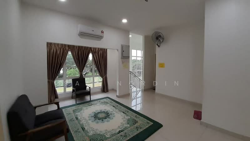Rumah Banglo untuk Dijual di Bandar Baru Salak Tinggi (Sepang) - Sa'a Nordin - Living Room - PropertyGuru.com.my