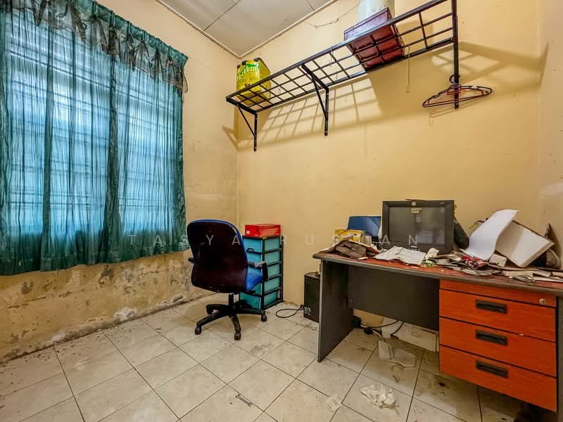 1-storey Terraced House for Sale in Seremban 2 (Negeri Sembilan) - Tasya Ruslan - Study - PropertyGuru.com.my