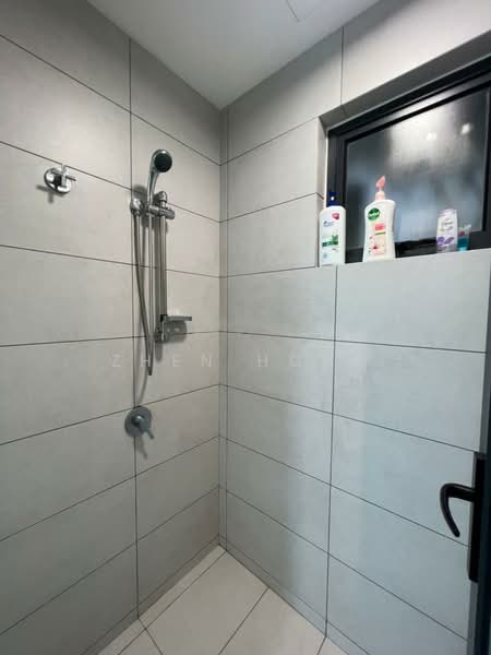 Servis Apartment untuk Disewa di Sinaran @ Utropolis - Zhen Hong - Bathroom - PropertyGuru.com.my