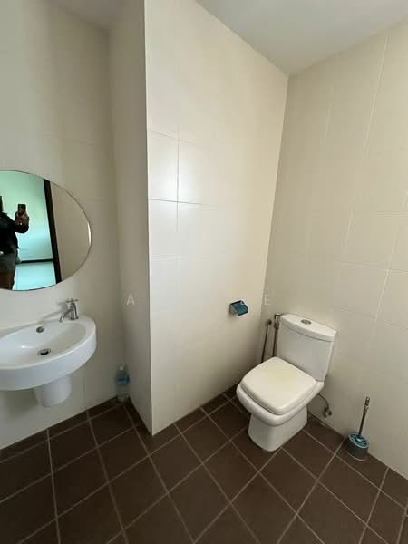 Rumah Teres 3 Tingkat untuk Disewa di Bandar Bayan Bahru (Bayan Lepas) - A Ee Ee - Bathroom - PropertyGuru.com.my