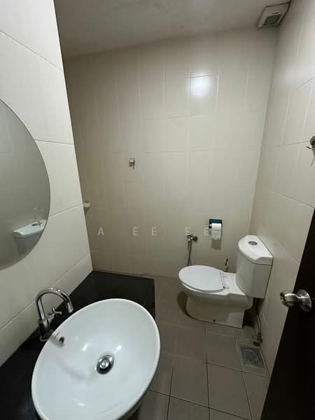 Rumah Teres 3 Tingkat untuk Disewa di Bandar Bayan Bahru (Bayan Lepas) - A Ee Ee - Bathroom - PropertyGuru.com.my