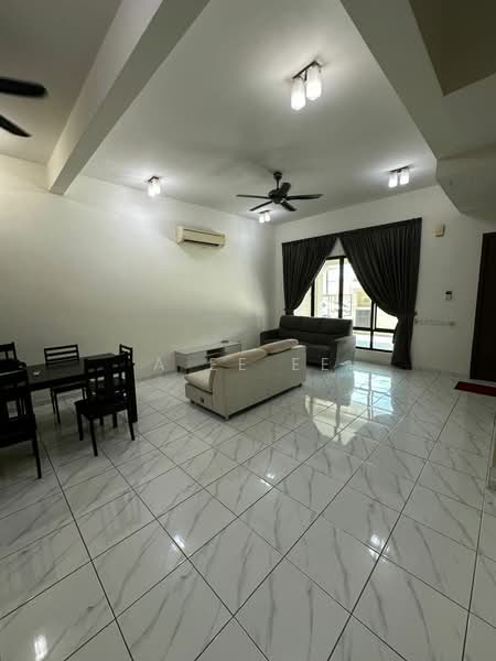 Rumah Teres 3 Tingkat untuk Disewa di Bandar Bayan Bahru (Bayan Lepas) - A Ee Ee - Living Room - PropertyGuru.com.my