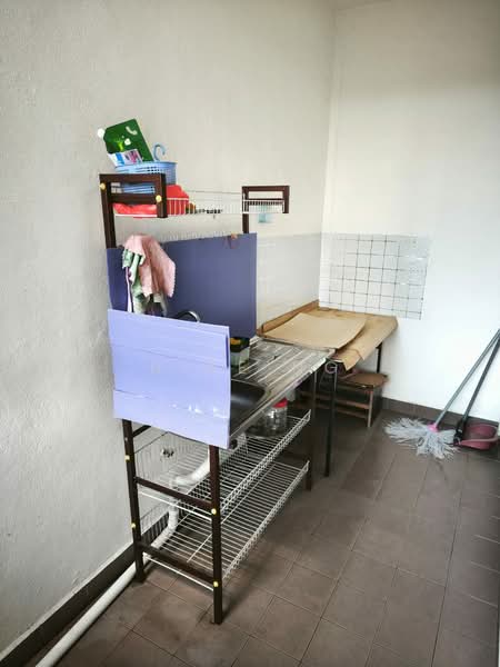 Pangsapuri untuk Dijual di Pangsapuri Akasia (Bandar Botanic) - Nike Ng - Kitchen - PropertyGuru.com.my